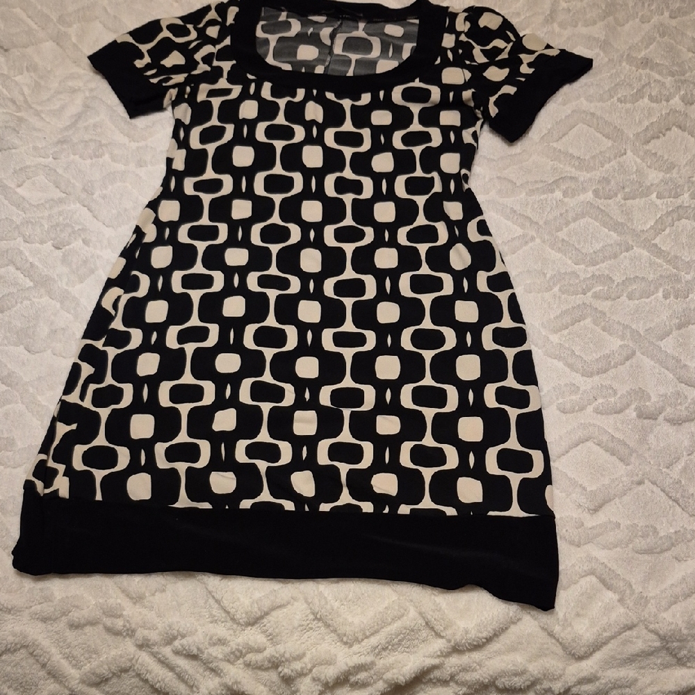 Chic Black and White Geometric Dress
